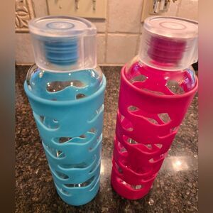 U Konserve Hand Blown Glass Water Bottles With Silicone Sleeve Set Of 2